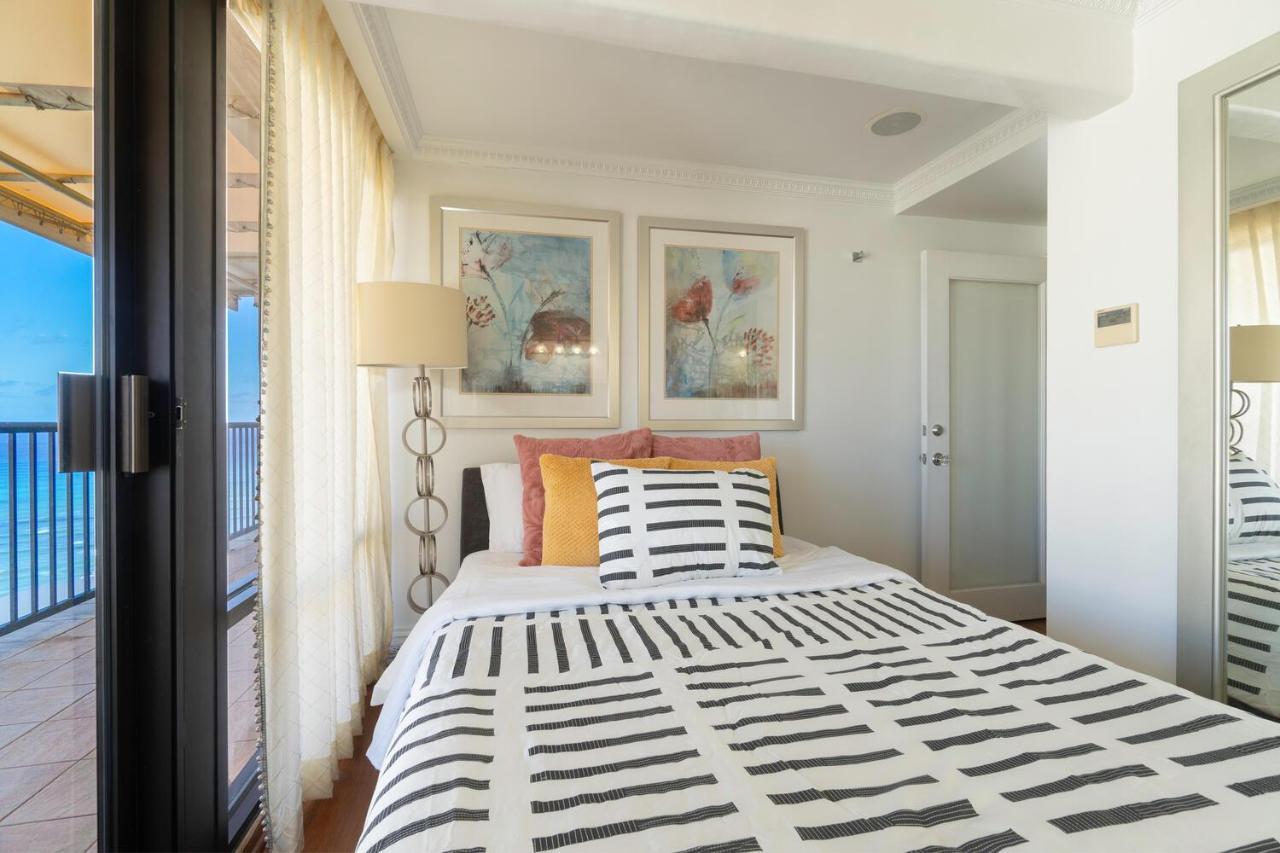 Oceanview Penthouse Suite Honolulu Exterior photo