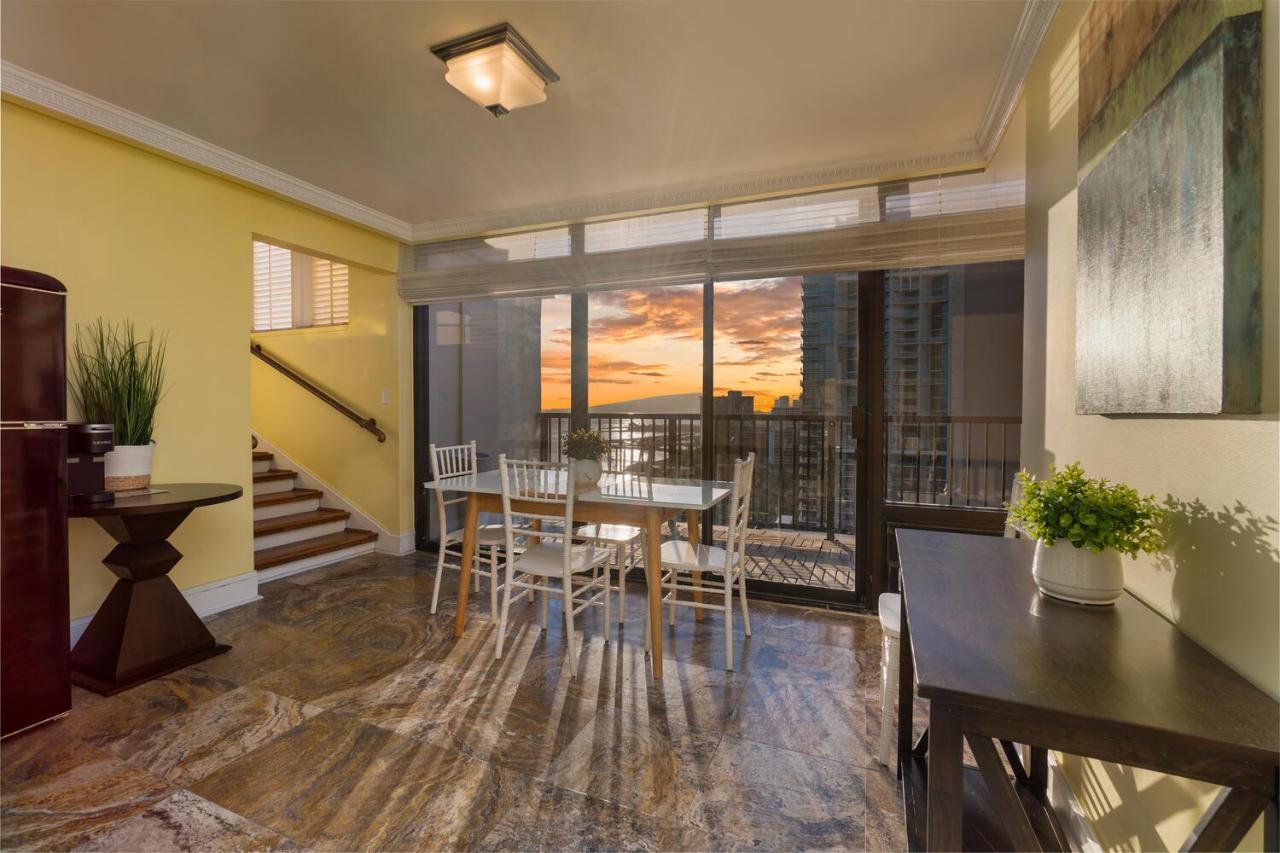Oceanview Penthouse Suite Honolulu Exterior photo